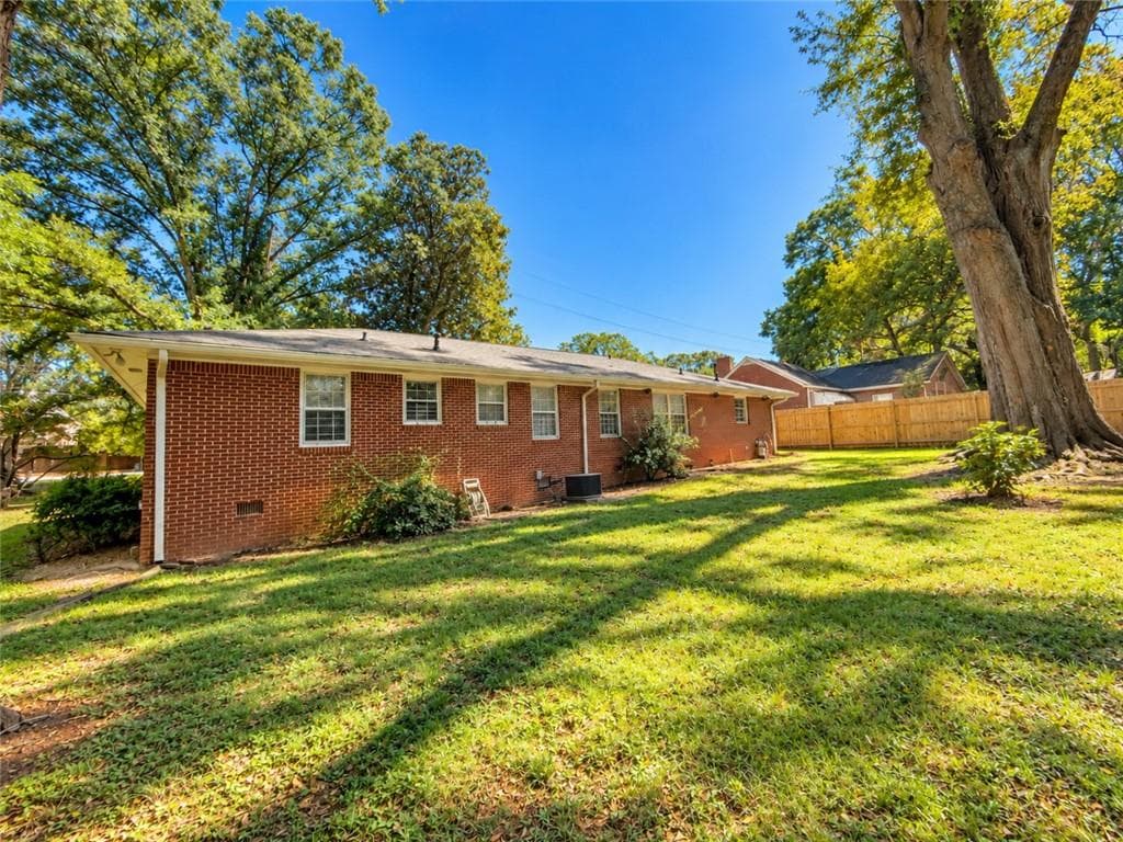 3 bedroom, 2 bathroom, 1,421 sq ft single family residence for rent at 4449 Chamblee Tucker Road, Tucker, GA 30084 for $1,999 a month — photo 4