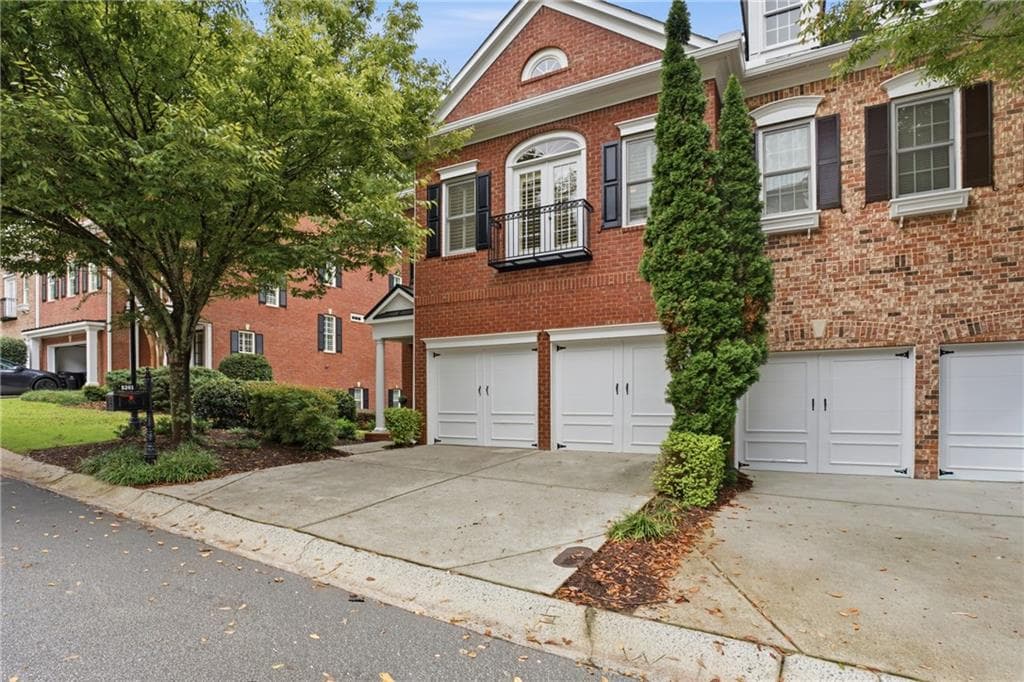 3 bedroom, 4 bathroom, 2,420 sq ft townhouse for rent at 5201 Waters Edge Trail, Roswell, GA 30075 for $3,500 a month — photo 1 of 58