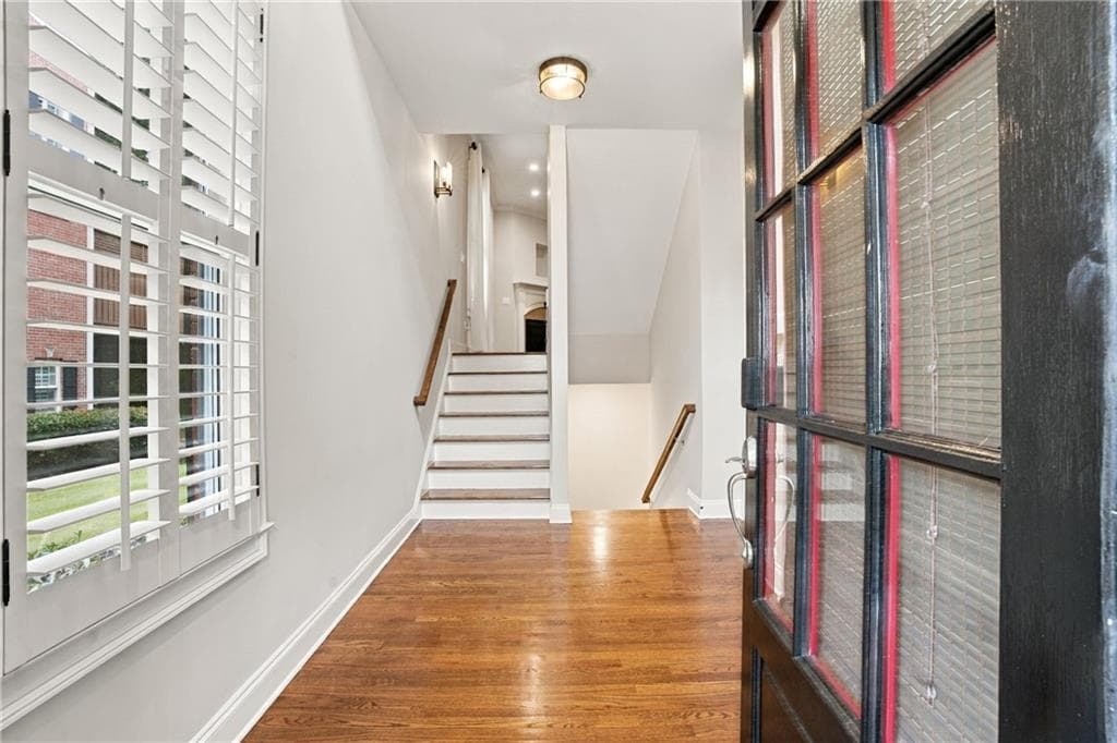3 bedroom, 4 bathroom, 2,420 sq ft townhouse for rent at 5201 Waters Edge Trail, Roswell, GA 30075 for $3,500 a month — photo 6