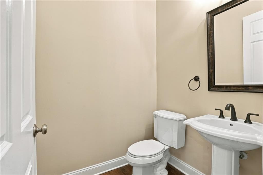 3 bedroom, 4 bathroom, 2,420 sq ft townhouse for rent at 5201 Waters Edge Trail, Roswell, GA 30075 for $3,500 a month — photo 8