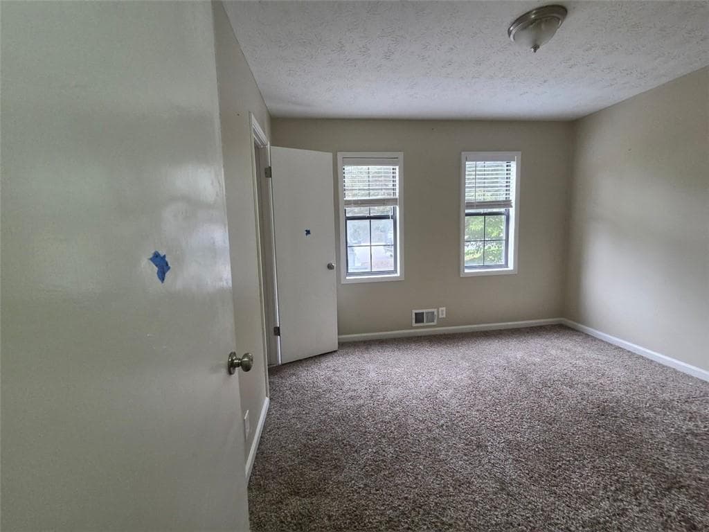 4 bedroom, 3 bathroom, 2,195 sq ft single family residence under contract at 1617 Eric Circle, Lawrenceville, GA 30043 — photo 3