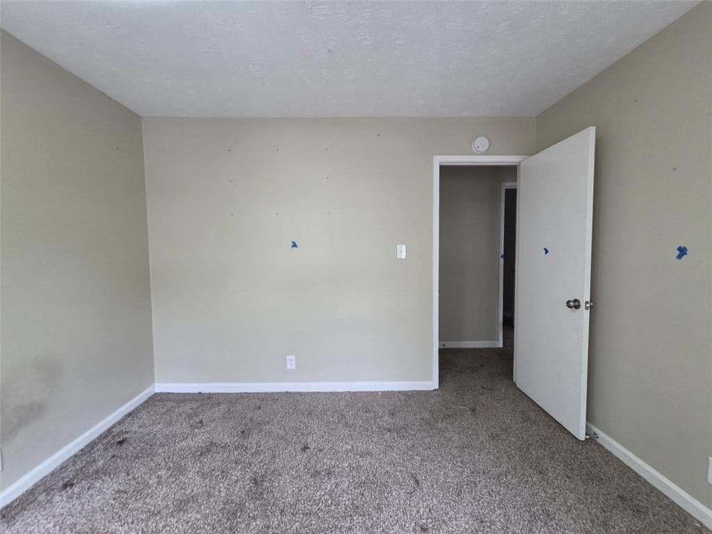 4 bedroom, 3 bathroom, 2,195 sq ft single family residence under contract at 1617 Eric Circle, Lawrenceville, GA 30043 — photo 5