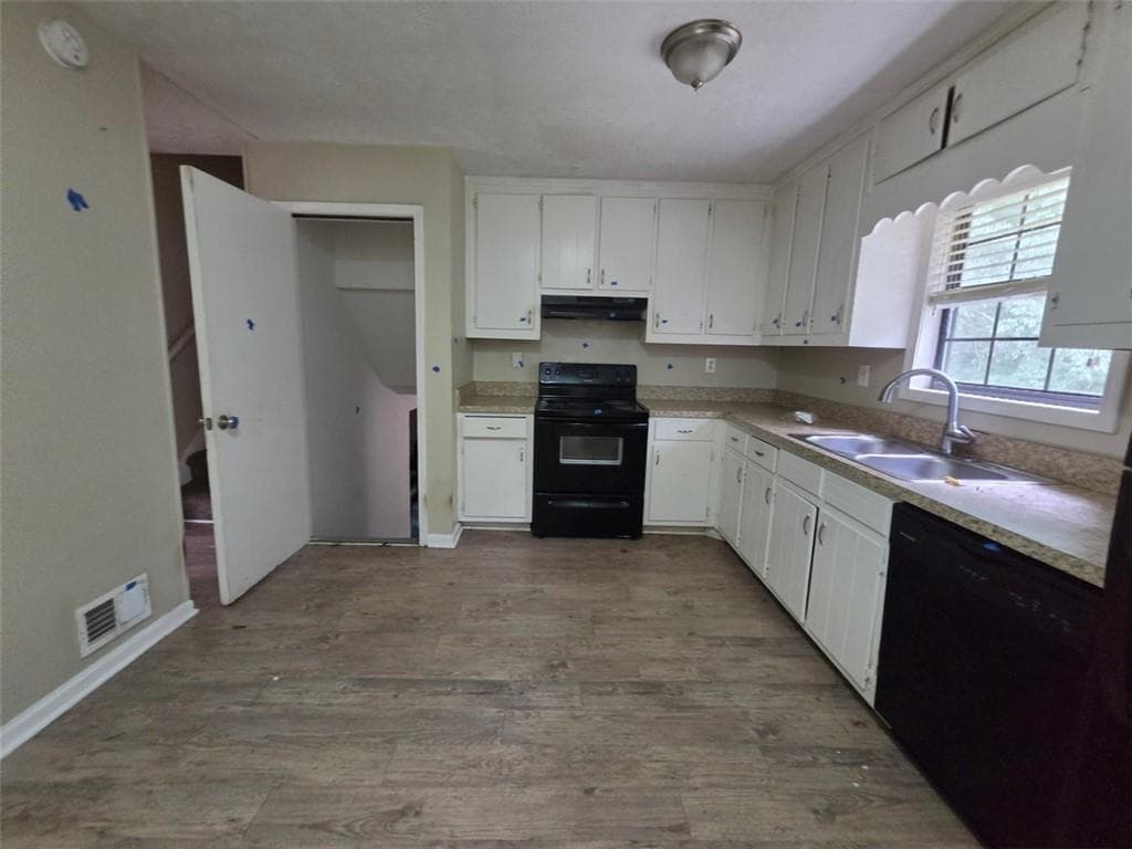 4 bedroom, 3 bathroom, 2,195 sq ft single family residence under contract at 1617 Eric Circle, Lawrenceville, GA 30043 — photo 6