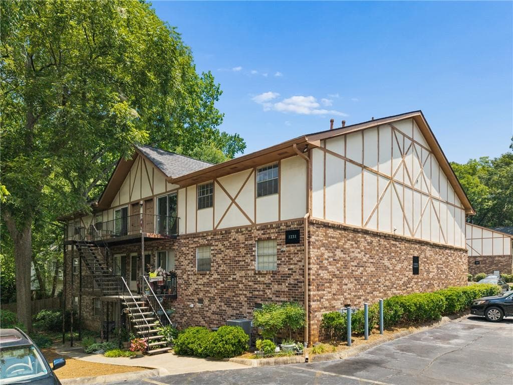 2 bedroom, 2 bathroom, 936 sq ft condominium for sale at 1231 Church Street D, Decatur, GA 30030