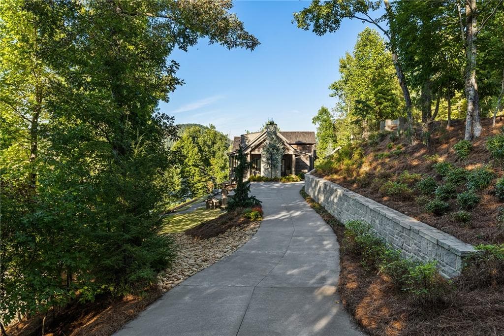 4 bedroom, 6 bathroom, 4,895 sq ft single family residence for sale at 1514 Murray Cove Road, Tiger, GA 30576 — photo 7