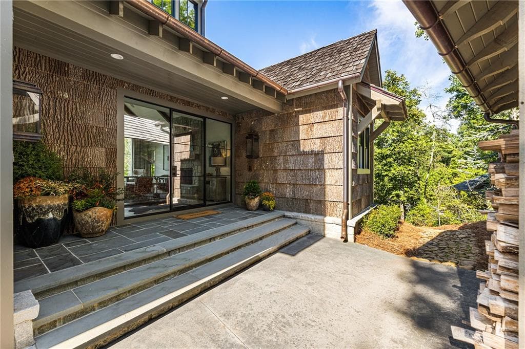 4 bedroom, 6 bathroom, 4,895 sq ft single family residence for sale at 1514 Murray Cove Road, Tiger, GA 30576 — photo 9