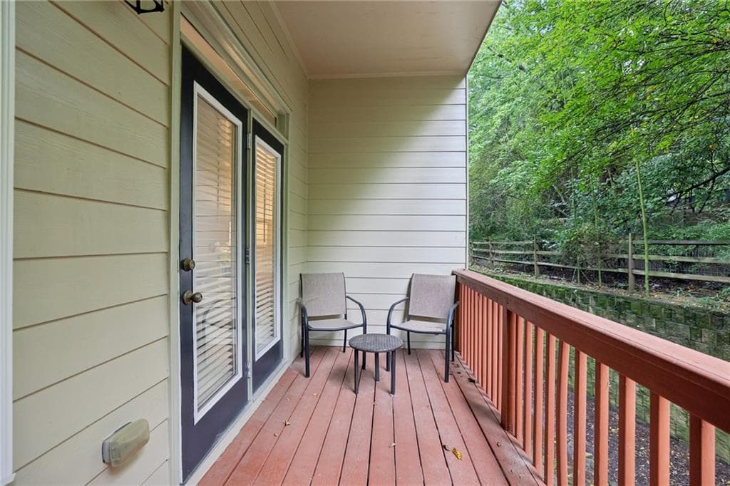 3 bedroom, 4 bathroom, 2,283 sq ft townhouse for sale at 1972 Cobblestone Circle, Brookhaven, GA 30319 — photo 8