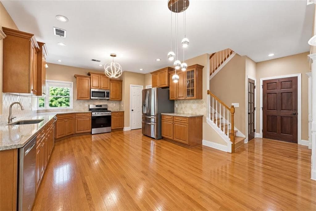 5 bedroom, 4 bathroom, 3,979 sq ft single family residence for sale at 151 Misty View Lane, Acworth, GA 30101 — photo 4
