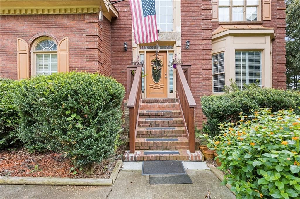 5 bedroom, 3 bathroom, 3,522 sq ft single family residence for sale at 605 Ozora Road, Loganville, GA 30052 — photo 5