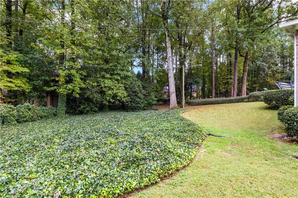 3 bedroom, 2 bathroom, 1,863 sq ft single family residence for sale at 5291 Saffron Drive, Dunwoody, GA 30338 — photo 3