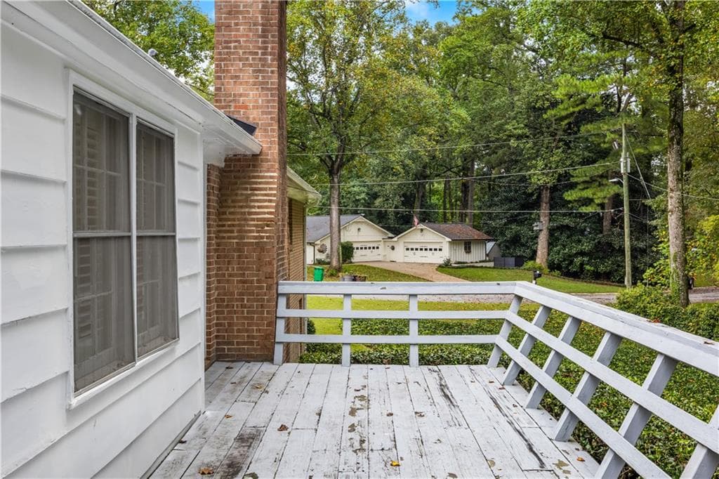 3 bedroom, 2 bathroom, 1,863 sq ft single family residence for sale at 5291 Saffron Drive, Dunwoody, GA 30338 — photo 6