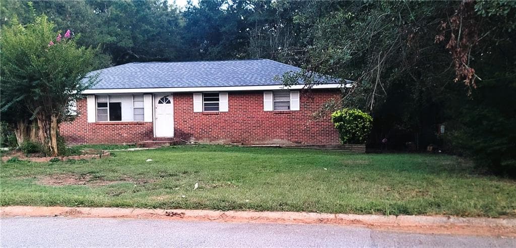 4 bedroom, 2 bathroom, 1,326 sq ft single family residence for sale at 333 Windemere Way, Jonesboro, GA 30238