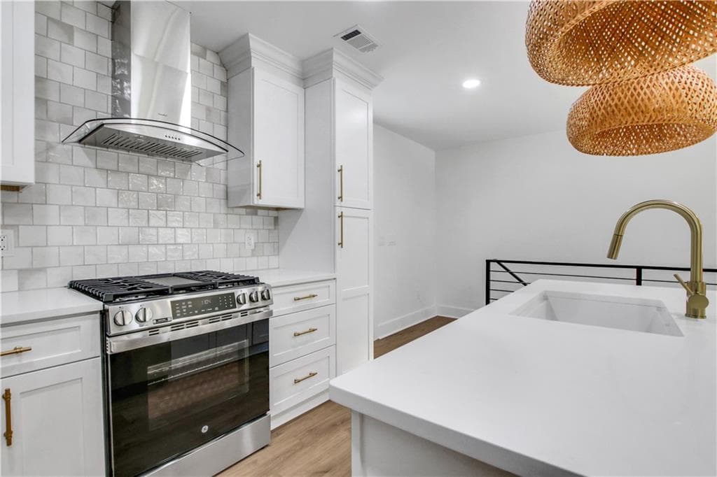 4 bedroom, 3 bathroom, 2,809 sq ft single family residence for sale at 1905 Delowe Place, Atlanta, GA 30311 — photo 4