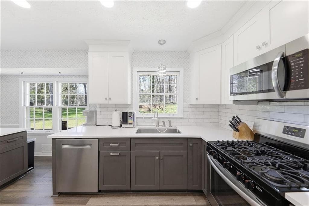 4 bedroom, 3 bathroom, 2,750 sq ft single family residence for sale at 2629 Kensington Drive, Duluth, GA 30096 — photo 3