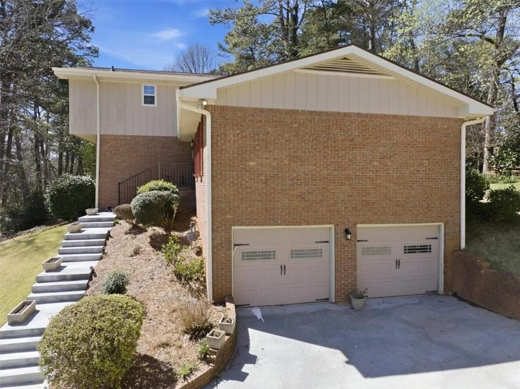 4 bedroom, 3 bathroom, 2,750 sq ft single family residence for sale at 2629 Kensington Drive, Duluth, GA 30096 — photo 8