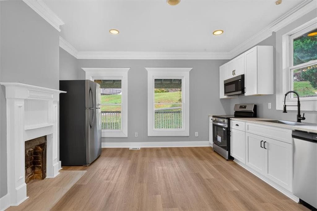 2 bedroom, 2 bathroom, 990 sq ft single family residence for sale at 210 Burge Street, Canton, GA 30114 — photo 6