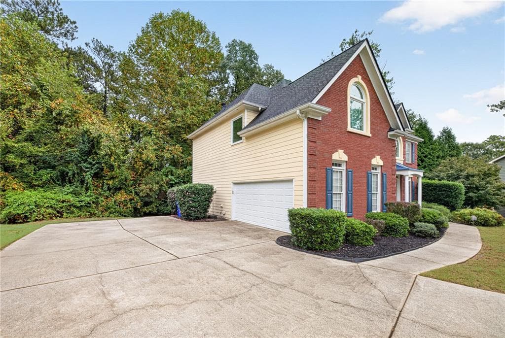 7 bedroom, 4 bathroom, 4,643 sq ft single family residence for sale at 4395 Mayes Farm Court, Marietta, GA 30064 — photo 4