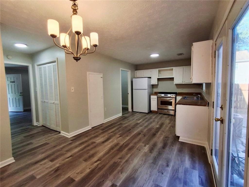 3 bedroom, 3 bathroom, 1,364 sq ft townhouse for sale at 3530 Hopkins Court, Powder Springs, GA 30127 — photo 8