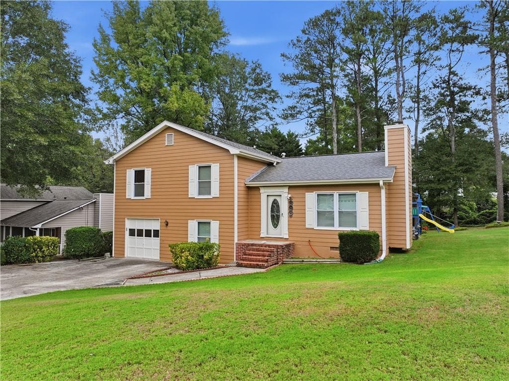 5 bedroom, 2 bathroom, 1,676 sq ft single family residence for sale at 1668 Woodsong Court, Grayson, GA 30017