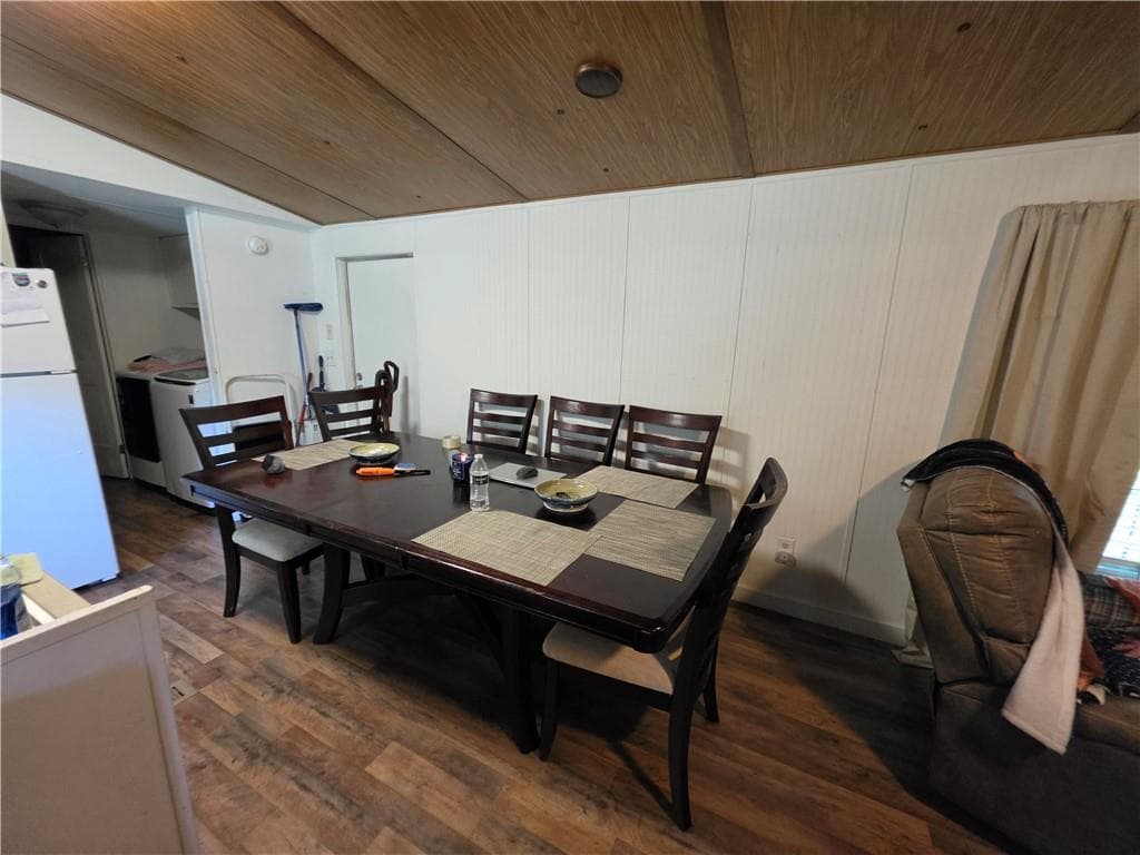 2 bedroom, 2 bathroom, 924 sq ft single family residence for sale at 5170 Hurt Bridge Road, Cumming, GA 30028 — photo 3