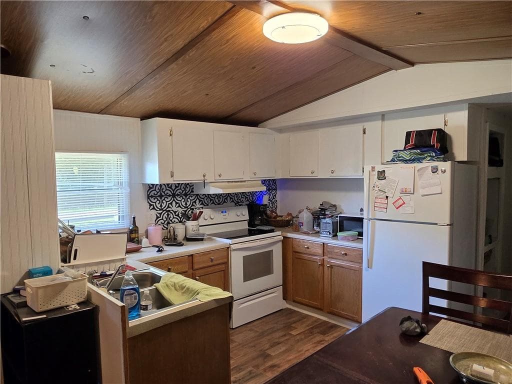 2 bedroom, 2 bathroom, 924 sq ft single family residence for sale at 5170 Hurt Bridge Road, Cumming, GA 30028 — photo 4