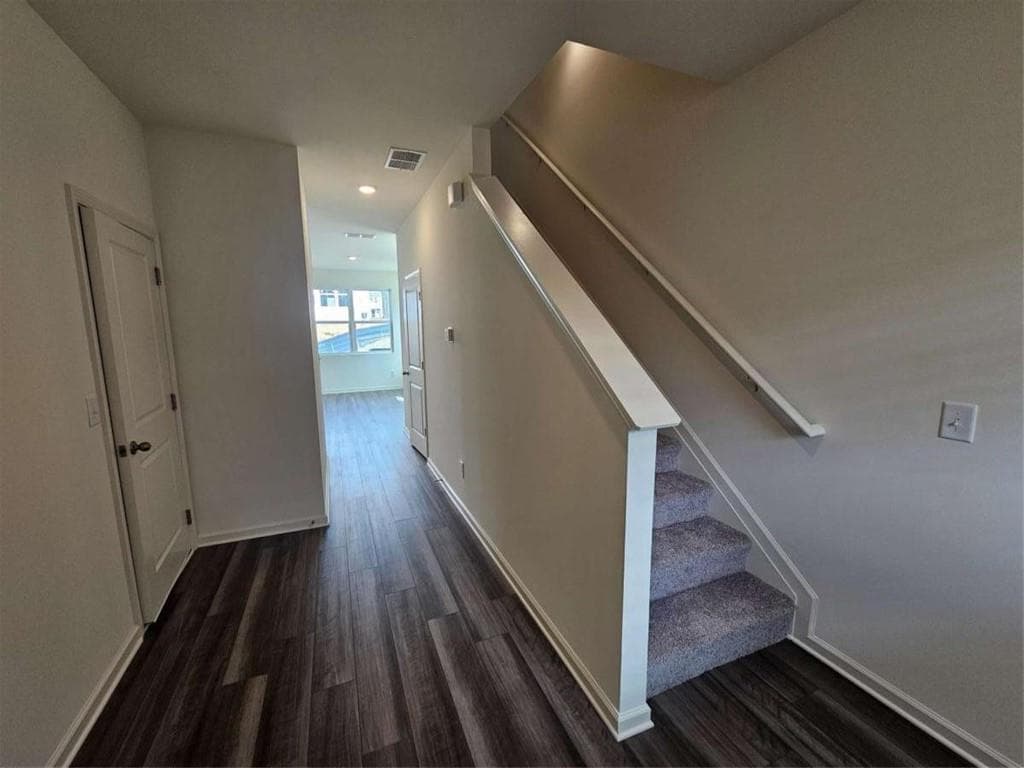 3 bedroom, 3 bathroom, 1,421 sq ft townhouse for rent at 3513 Condor Court, Atlanta, GA 30331 for $2,100 a month — photo 2