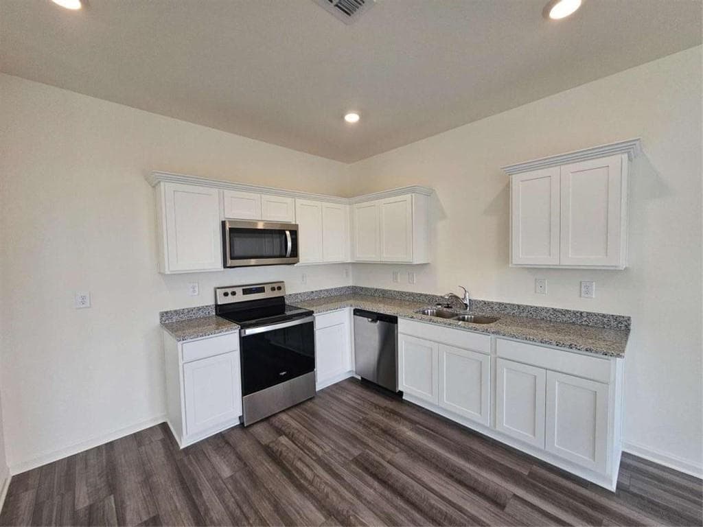 3 bedroom, 3 bathroom, 1,421 sq ft townhouse for rent at 3513 Condor Court, Atlanta, GA 30331 for $2,100 a month — photo 5