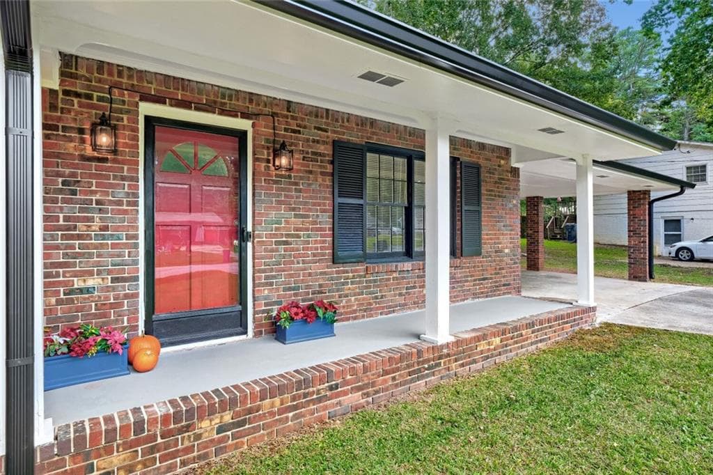 3 bedroom, 2 bathroom, 1,175 sq ft single family residence for sale at 4750 Janice Drive, South Fulton, GA 30337