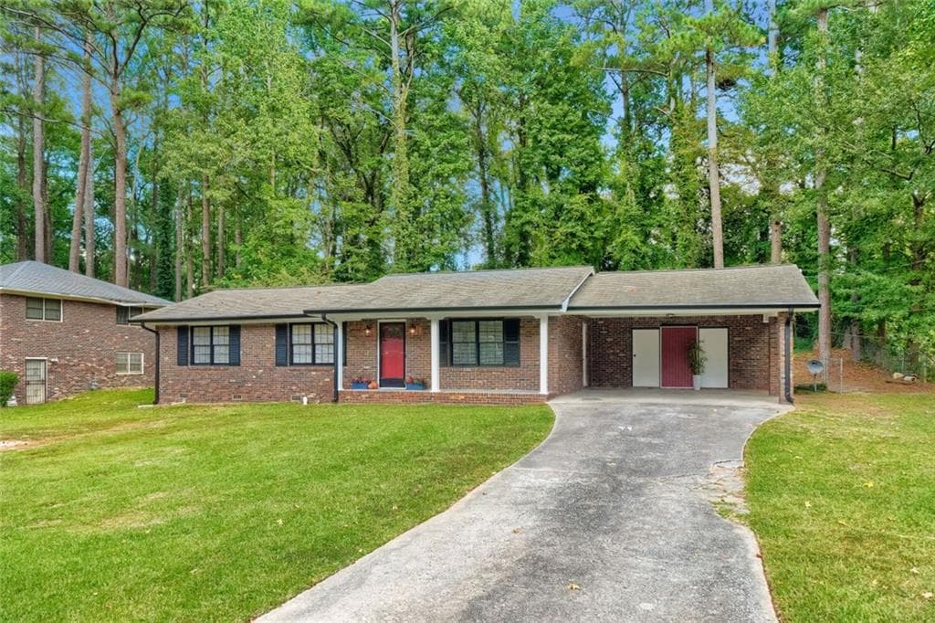 3 bedroom, 2 bathroom, 1,175 sq ft single family residence for sale at 4750 Janice Drive, South Fulton, GA 30337 — photo 4
