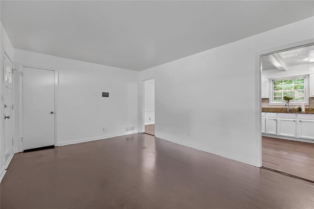 3 bedroom, 2 bathroom, 1,175 sq ft single family residence for sale at 4750 Janice Drive, South Fulton, GA 30337 — photo 7