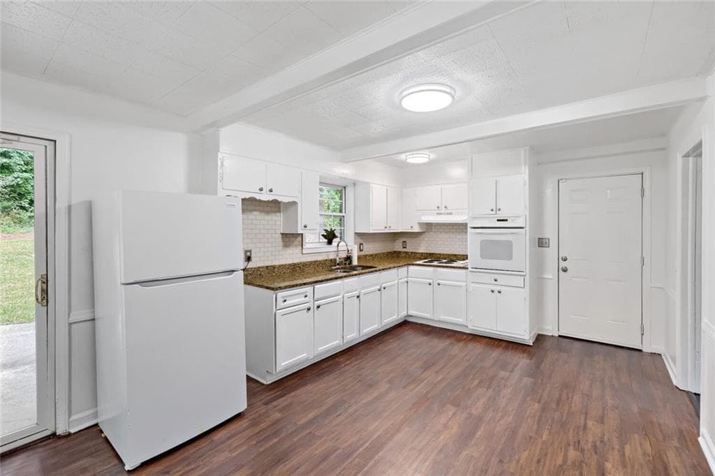 3 bedroom, 2 bathroom, 1,175 sq ft single family residence for sale at 4750 Janice Drive, South Fulton, GA 30337 — photo 10