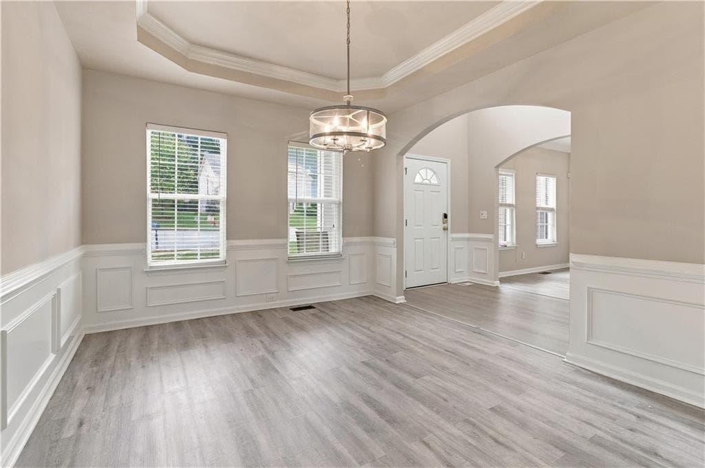 6 bedroom, 4 bathroom, 4,353 sq ft single family residence for sale at 411 Azure Court, Stockbridge, GA 30281 — photo 2