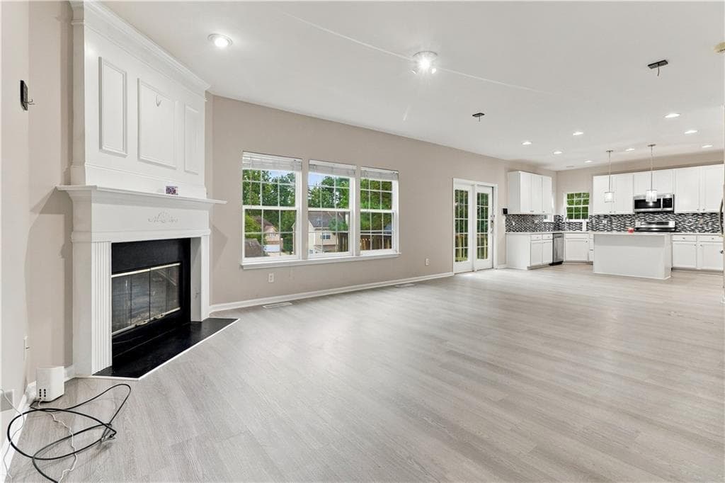6 bedroom, 4 bathroom, 4,353 sq ft single family residence for sale at 411 Azure Court, Stockbridge, GA 30281 — photo 4
