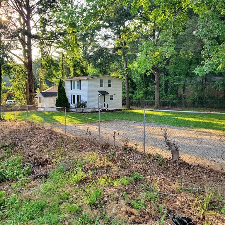 3 bedroom, 2 bathroom, 1,176 sq ft single family residence for sale at 249 W Highway 78, Temple, GA 30179 — photo 3