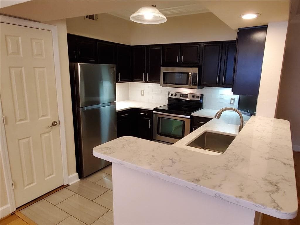 2 bedroom, 2 bathroom, 1,160 sq ft condominium for rent at 3777 Peachtree Road 1510, Brookhaven, GA 30319 for $2,095 a month — photo 7