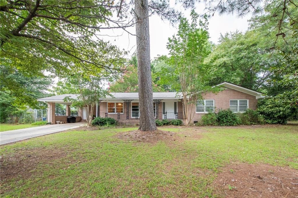 3 bedroom, 2 bathroom, 1,724 sq ft single family residence for sale at 211 Bennett Circle, Carrollton, GA 30117