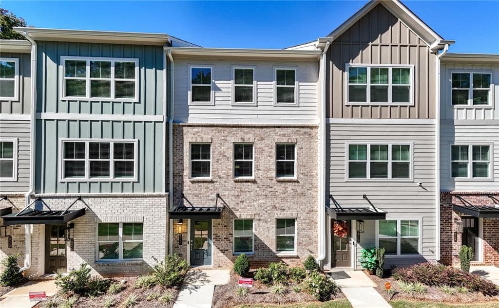 3 bedroom, 4 bathroom, 2,040 sq ft townhouse for sale at 822 Glennferry Bend, Mableton, GA 30126