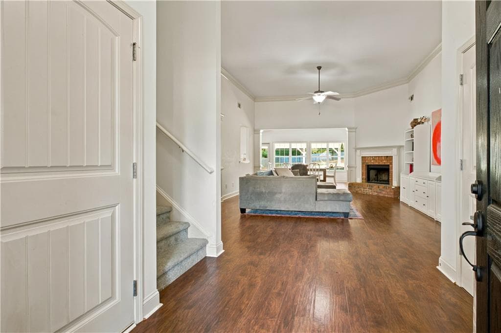 4 bedroom, 2 bathroom, 2,714 sq ft single family residence for sale at 6204 Cove Creek Drive, Flowery Branch, GA 30542 — photo 4