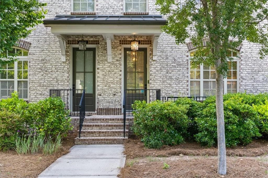 3 bedroom, 4 bathroom, 2,074 sq ft townhouse for rent at 1305 Faircrest Way, Suwanee, GA 30024 for $3,400 a month — photo 2