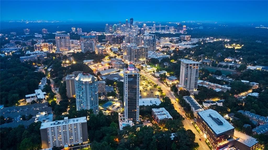 2 bedroom, 2 bathroom, 1,094 sq ft condominium for sale at 2828 Peachtree Road 1204, Atlanta, GA 30305