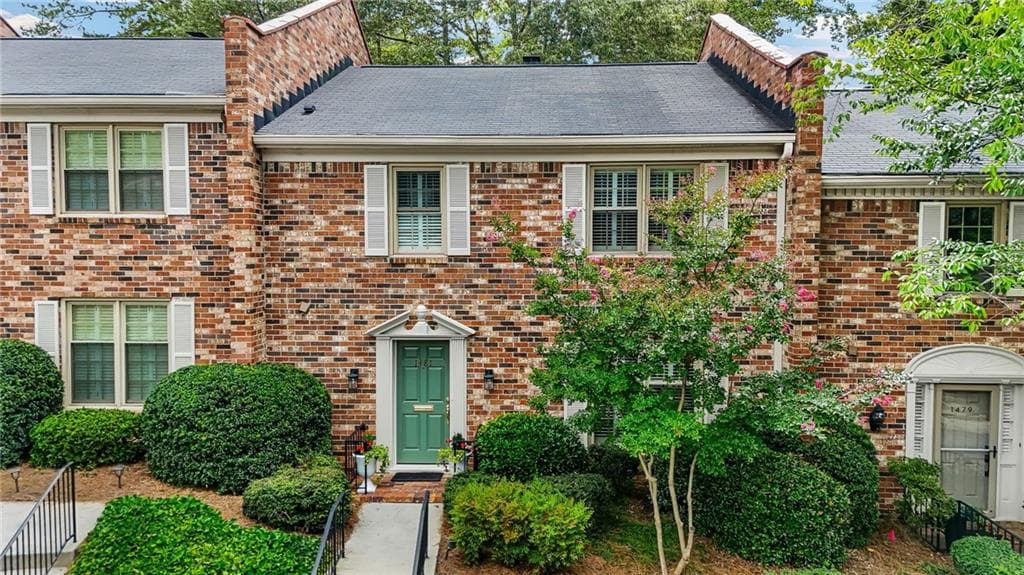 3 bedroom, 3 bathroom, 1,944 sq ft townhouse under contract at 1481 Leafmore Place, Decatur, GA 30033