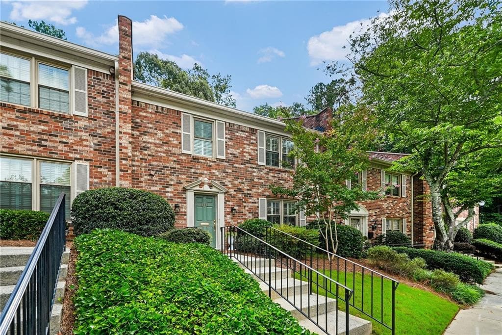 3 bedroom, 3 bathroom, 1,944 sq ft townhouse under contract at 1481 Leafmore Place, Decatur, GA 30033 — photo 4