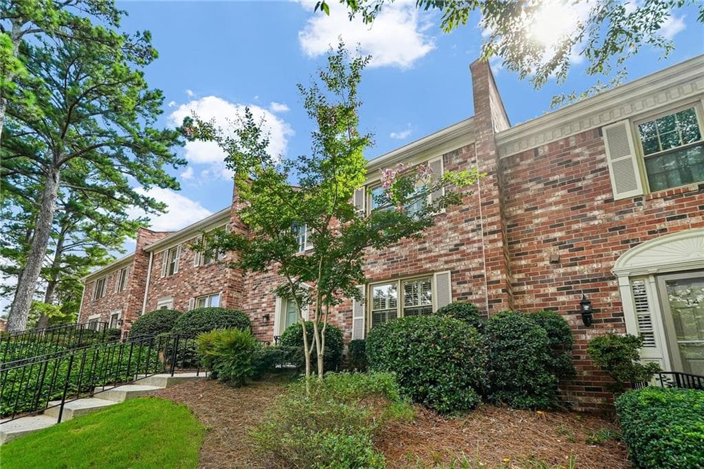 3 bedroom, 3 bathroom, 1,944 sq ft townhouse under contract at 1481 Leafmore Place, Decatur, GA 30033 — photo 6