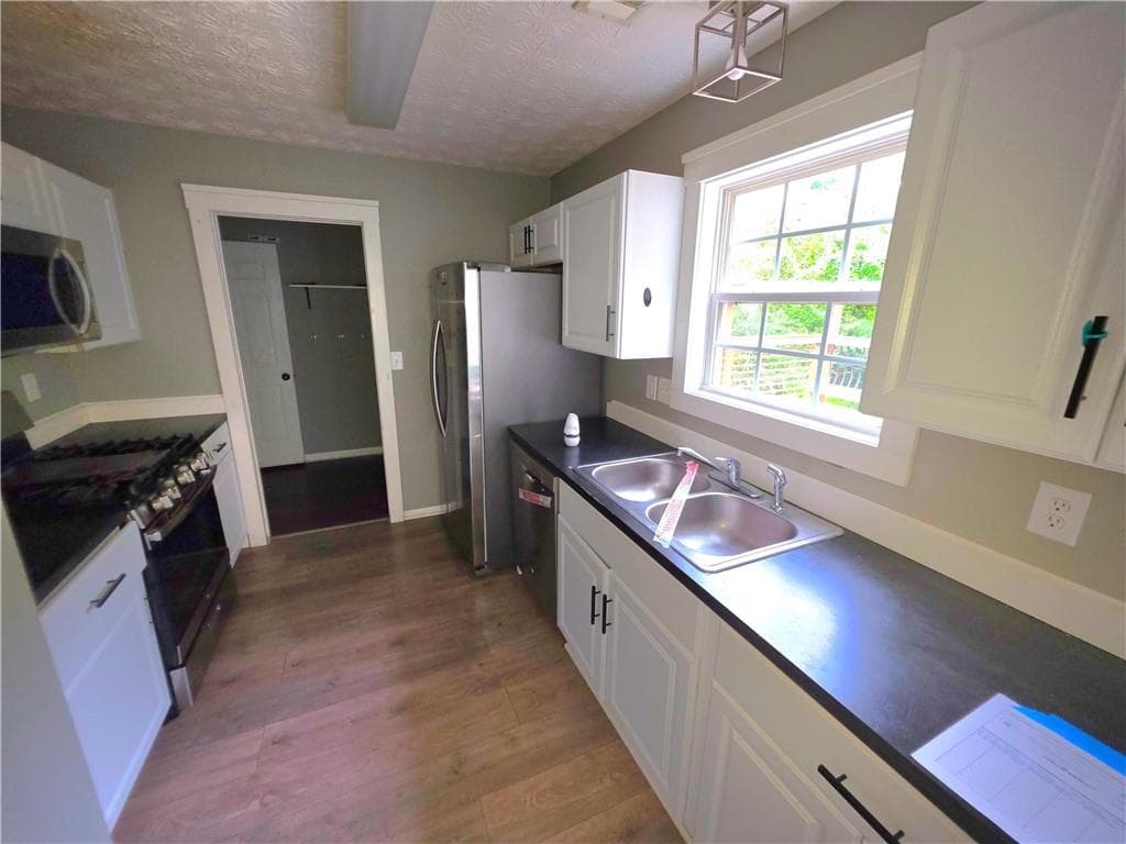 3 bedroom, 3 bathroom, 1,548 sq ft single family residence for sale at 421 Shenandoah Court, Winder, GA 30680 — photo 8