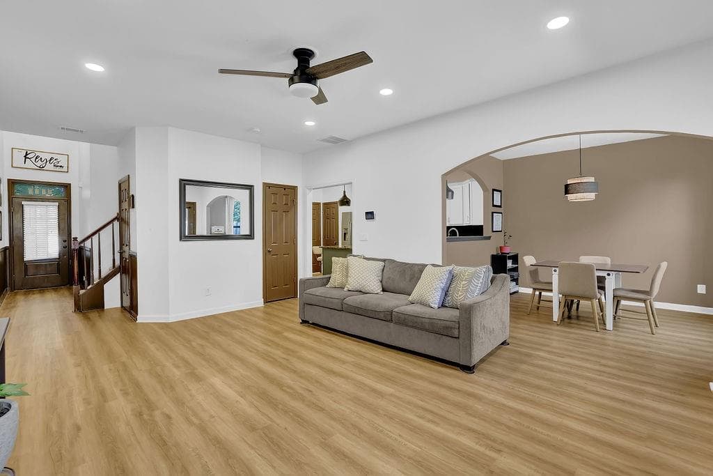 3 bedroom, 3 bathroom, 1,983 sq ft townhouse for sale at 3210 Smith Ridge Trace, Peachtree Corners, GA 30071 — photo 10