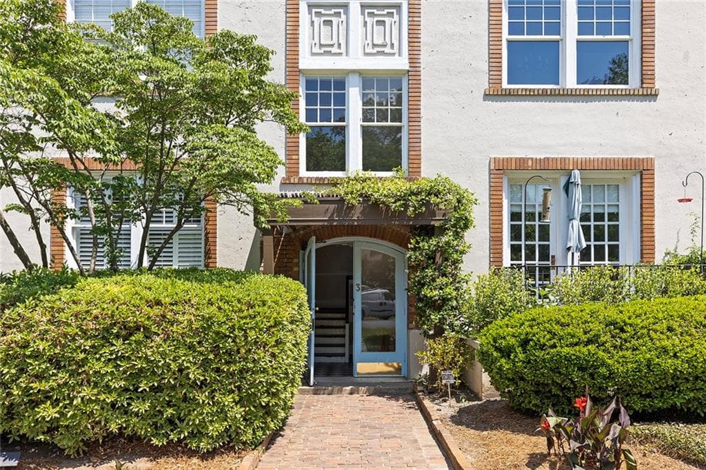 2 bedroom, 1 bathroom, 1,050 sq ft condominium for sale at 7 Park Lane J, Atlanta, GA 30309 — photo 4