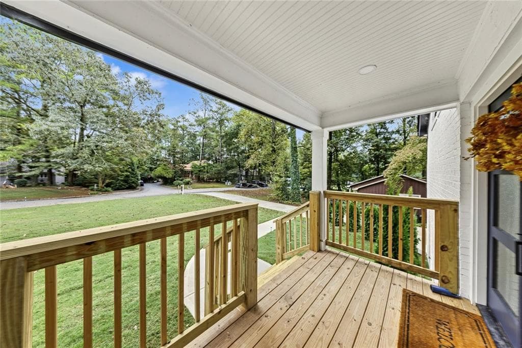 4 bedroom, 3 bathroom, 2,700 sq ft single family residence for sale at 2885 Hill Park Court, Marietta, GA 30062 — photo 4