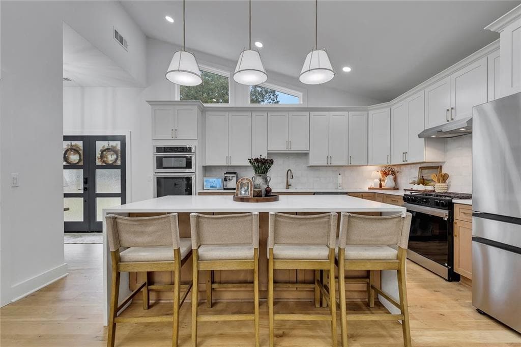 4 bedroom, 3 bathroom, 2,700 sq ft single family residence for sale at 2885 Hill Park Court, Marietta, GA 30062 — photo 8