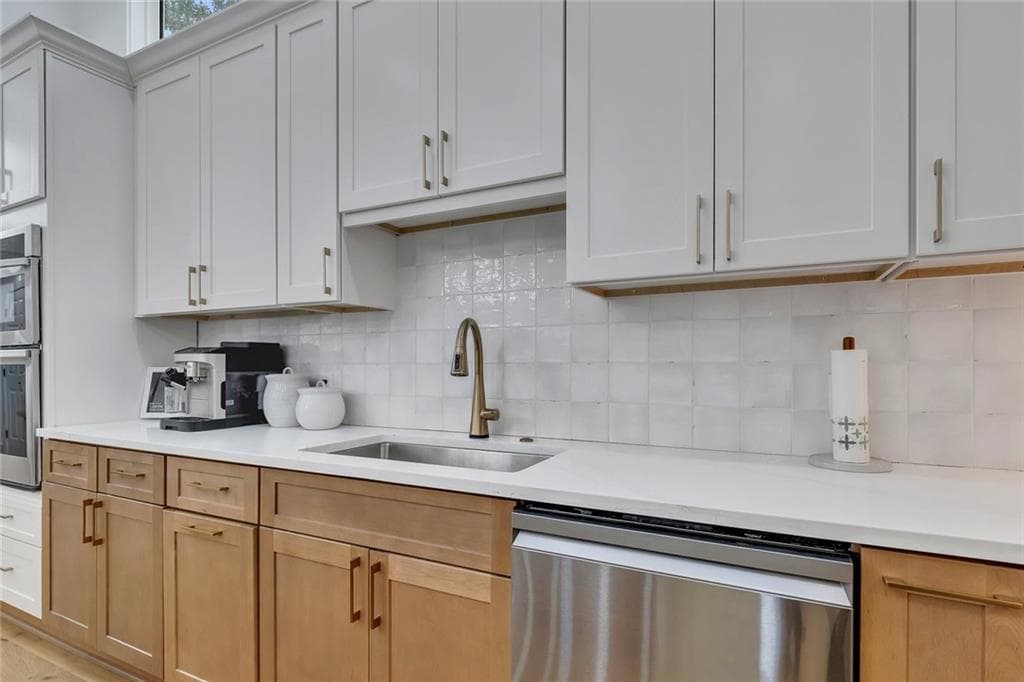 4 bedroom, 3 bathroom, 2,700 sq ft single family residence for sale at 2885 Hill Park Court, Marietta, GA 30062 — photo 10