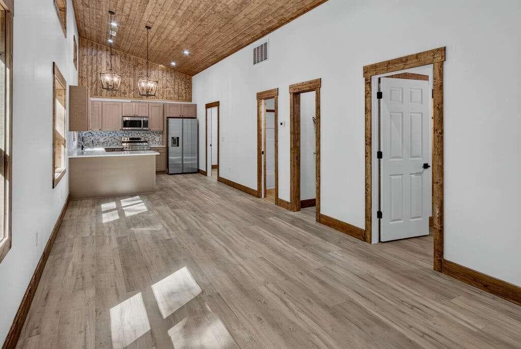 2 bedroom, 2 bathroom, 851 sq ft single family residence for sale at 41 Majestic Way, Morganton, GA 30560 — photo 3